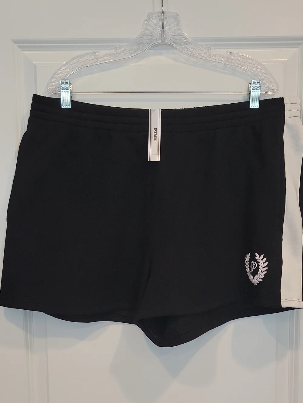 PINK Victoria's Secret Black Ivy Fleece Sweat Shorts White Crest Logo XXL NWT